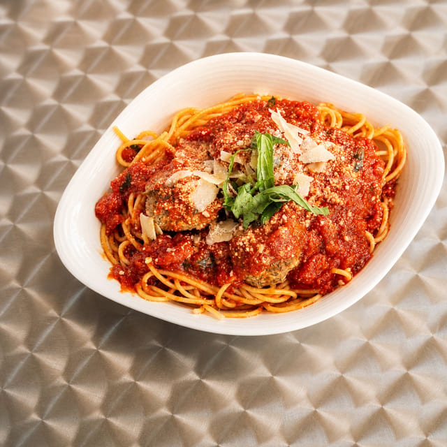 Spaghetti w/ Meatballs.